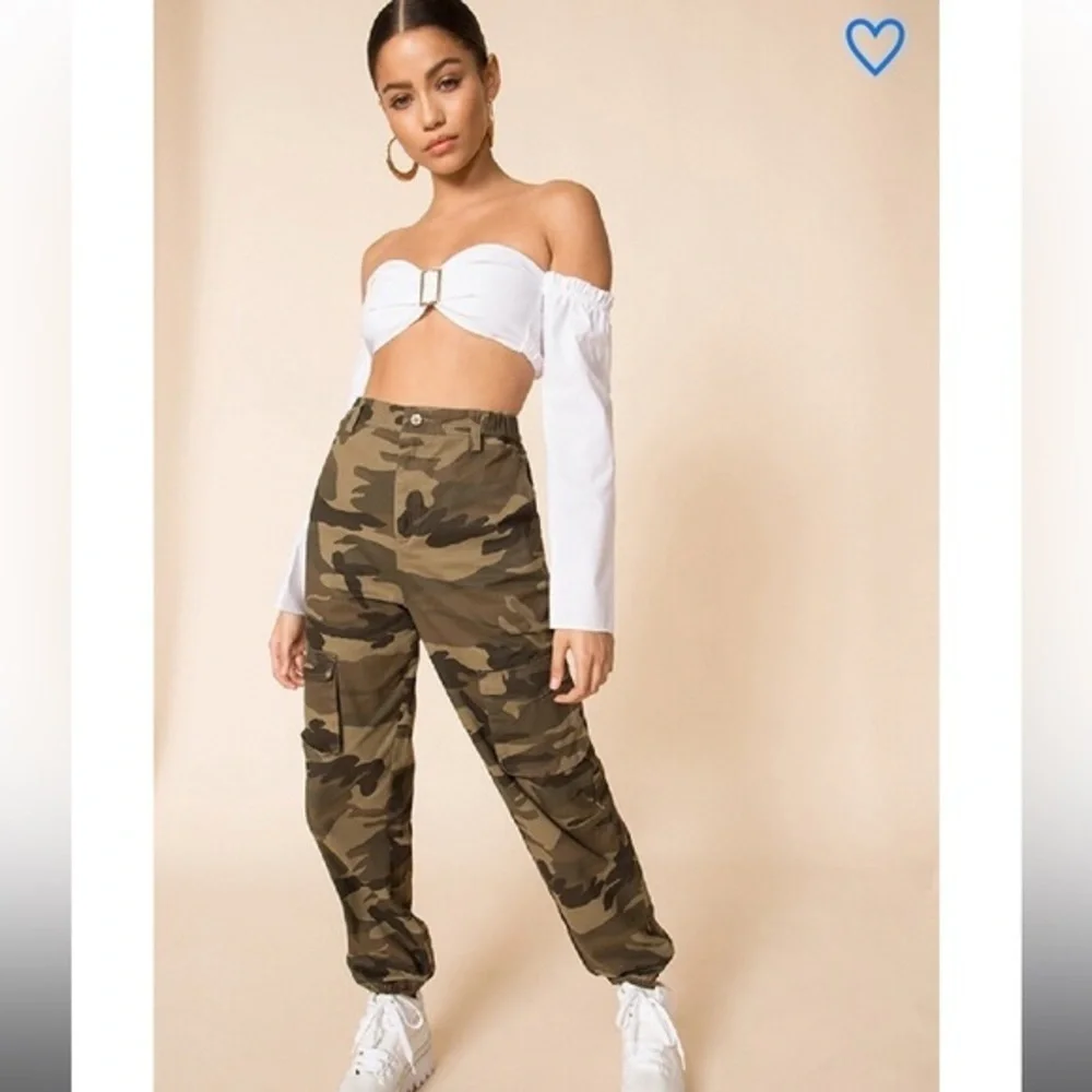 Superdown Superdown - Picture 5 of 12